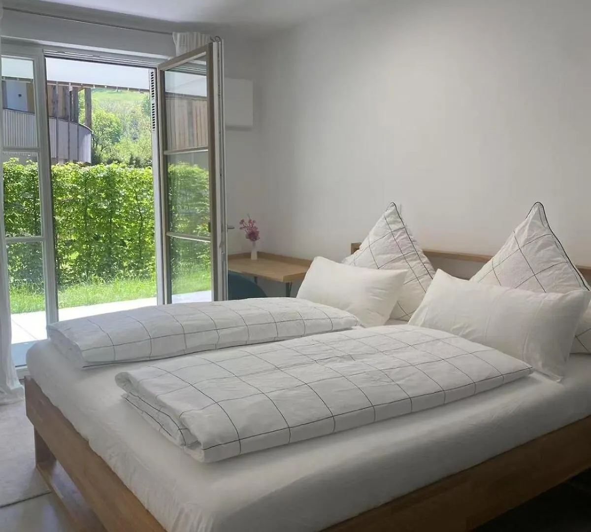 Tegernsee Modern Apartment, Free Parking